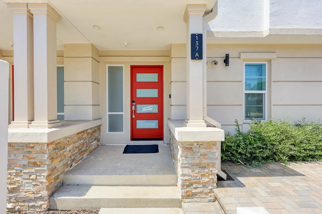 2 bed, 1556 sqft, $4,800 — Photo 2