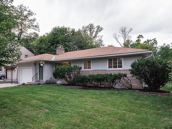 2nd image of 2558 Lakewood Dr