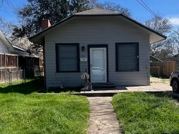 321 Lytle St, Kerrville, TX 78028