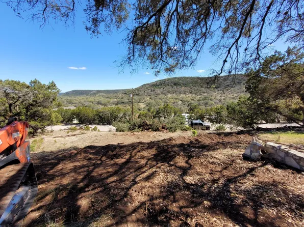 673 Contour Dr, Canyon Lake, TX 78133