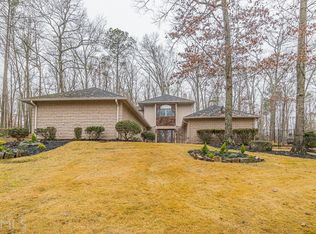 1640 Cox Rd, Roswell, GA 30075