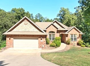 8 Brougham Ln, Bella Vista, AR 72714