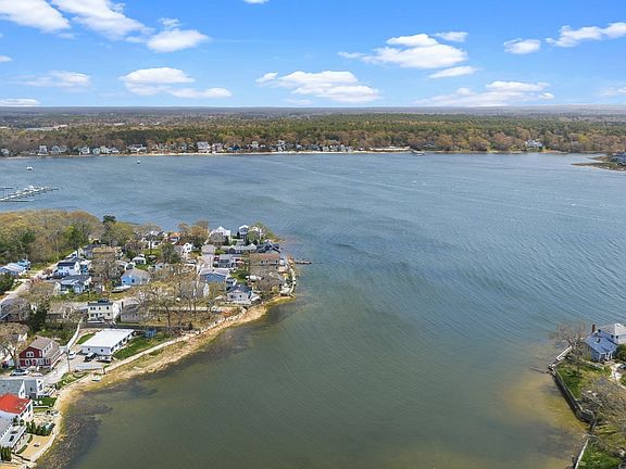 2nd image of 8 Cottage St