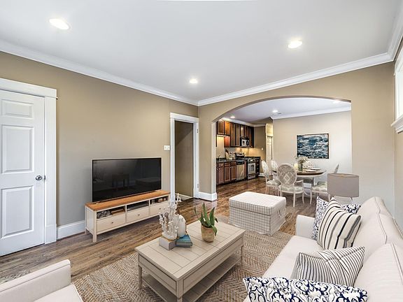 5th image of 2329A Michigan Ave #29A