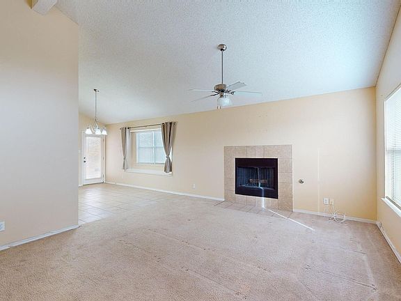 2nd image of 4765 Beacham St