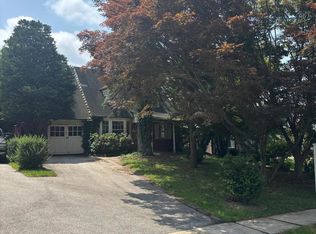 317 Walnut Hill Ln, Havertown, PA 19083