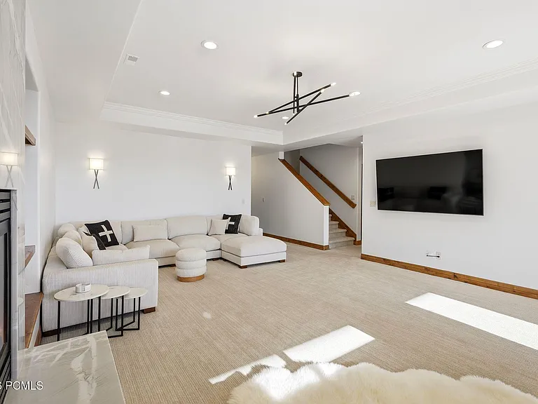 1239 W Links Dr — Photo 18