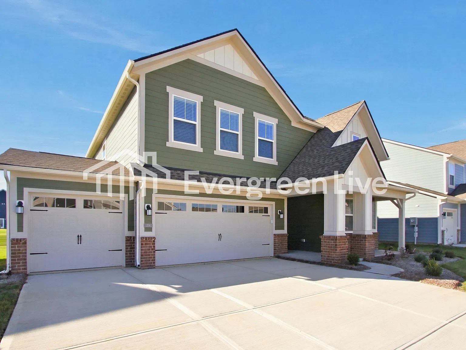 5 bed, 3.0 bath, 2736 sqft, $2,230 — Photo 2
