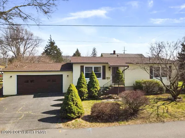 605 5th St, Matamoras, PA 18336