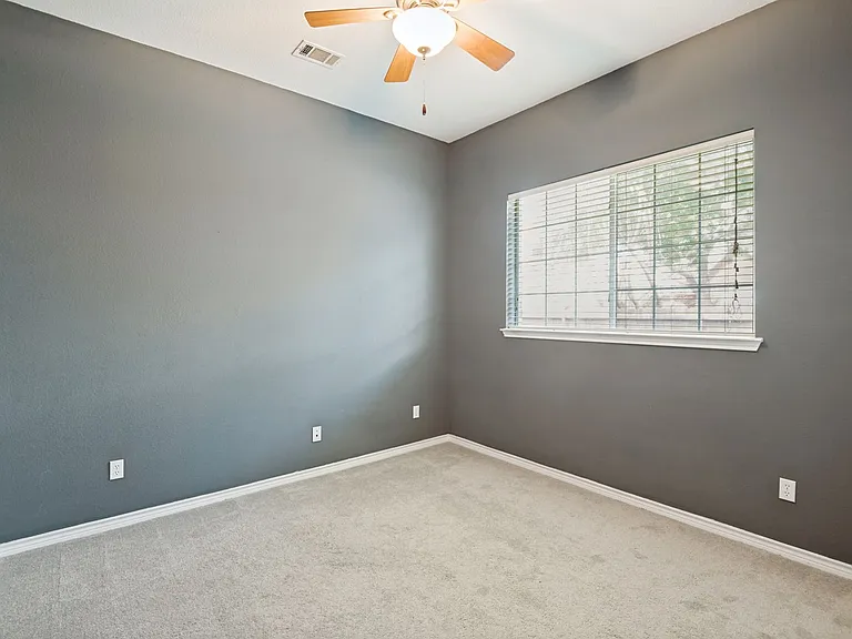 3928 Overlake Dr — Photo 6