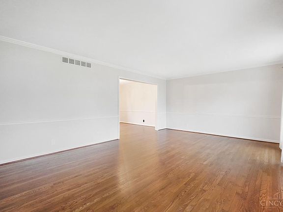 4th image of 5593 Bayberry Dr