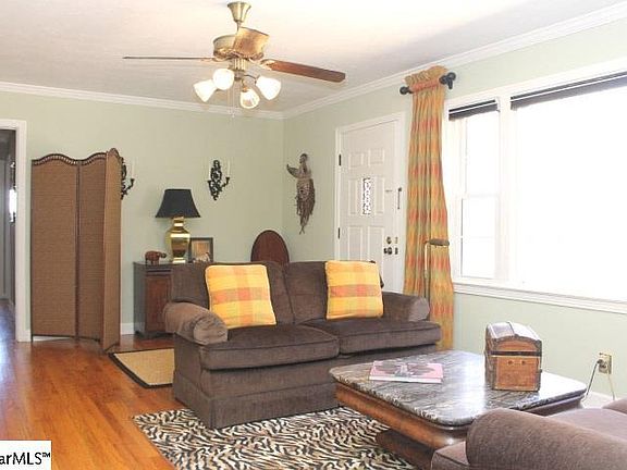 2nd image of 3 Leland Cir