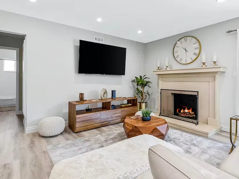 7771 Ellis Ave — Photo 4