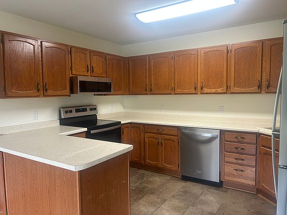 4th image of 2438 Division St APT 3