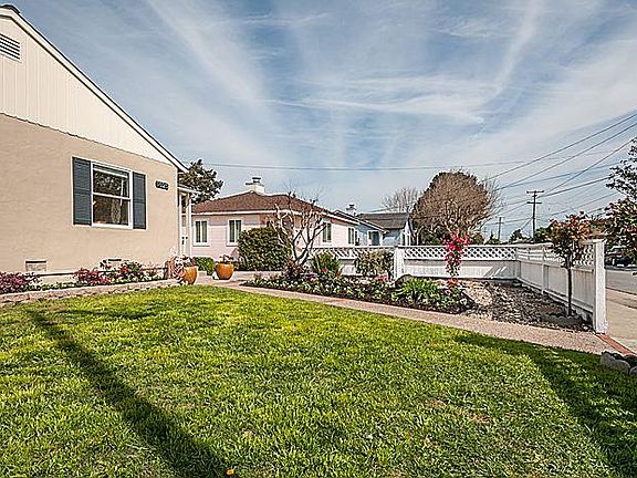 2nd image of 1525 2nd Ave