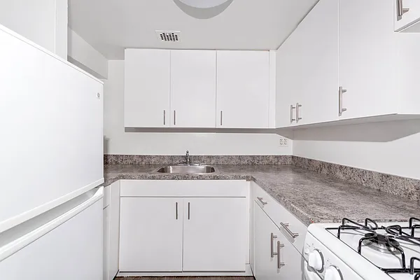 Kitchen, photo 2