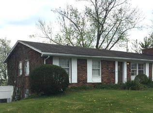221 Juniper Dr, Frankfort, KY 40601