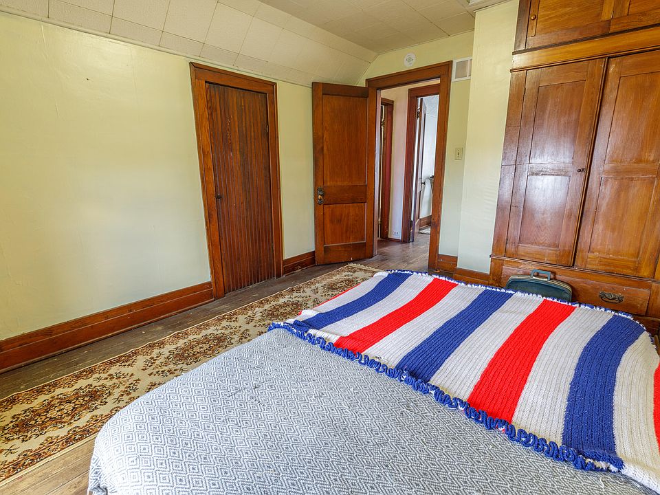 360 Burke St, photo 15