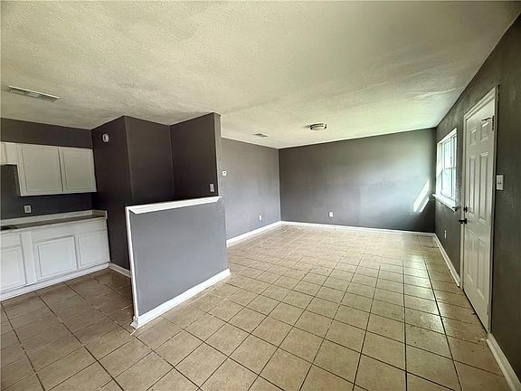 4th image of 2088 Carver Dr