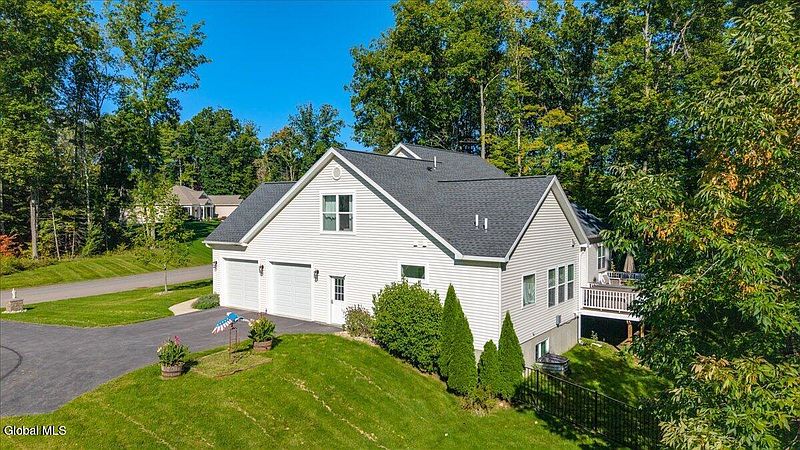 3rd image of 1410 Cosgrove Drive