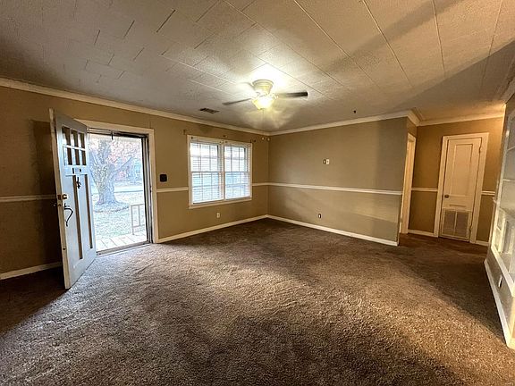 3rd image of 916 Hickory Hills Dr