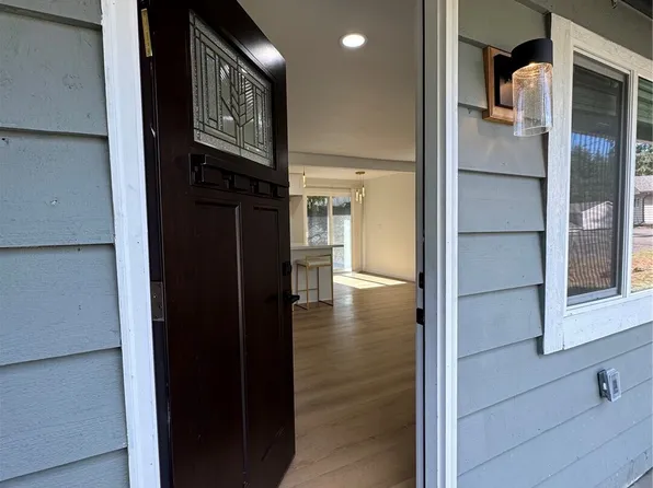 5506 216 Street SW, Mountlake Terrace, WA 98043