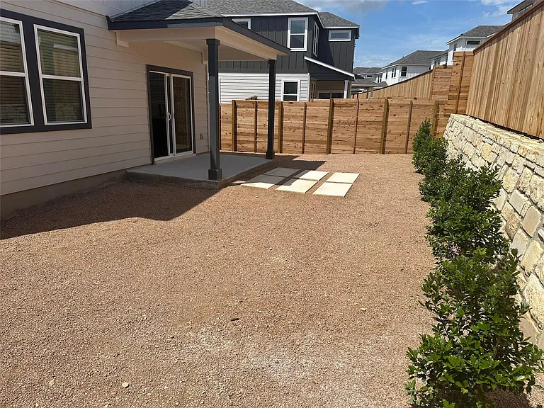 155 Sycamore Pines Ln — Photo 37