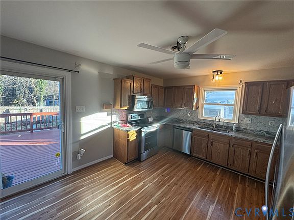 3rd image of 10115 Molly Ln