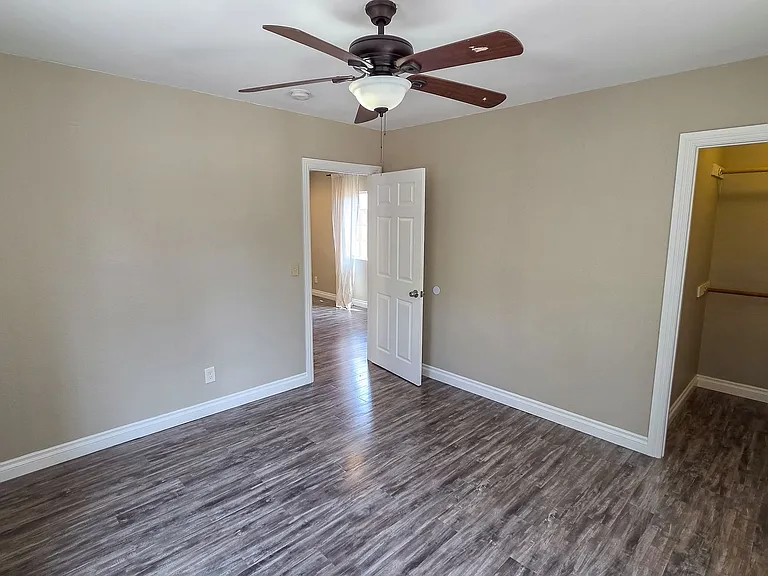 4735 Myrtle St — Photo 14
