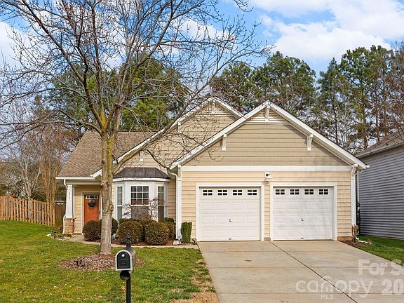 2nd image of 417 Silver Cypress Ln