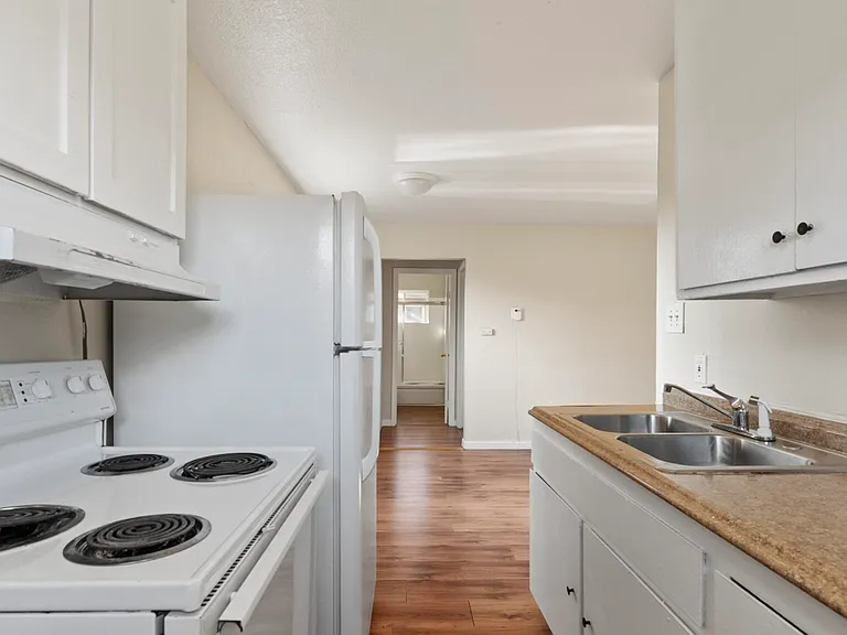 128 Catron Dr #C — Photo 10