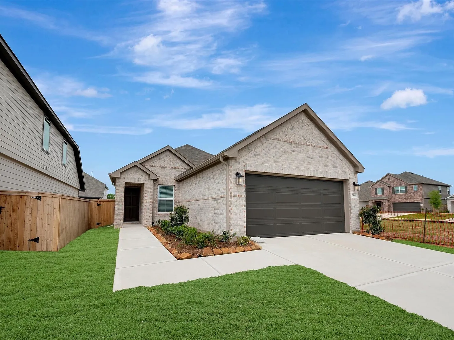 3 bed, 2.0 bath, $2,095 — Photo 3