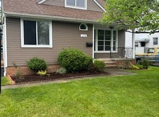 1258 E Miner Rd, Mayfield Heights, OH 44124