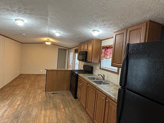 2nd image of 557 SW Cutoff #14