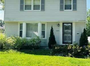 3894 Salisbury Rd, South Euclid, OH 44121