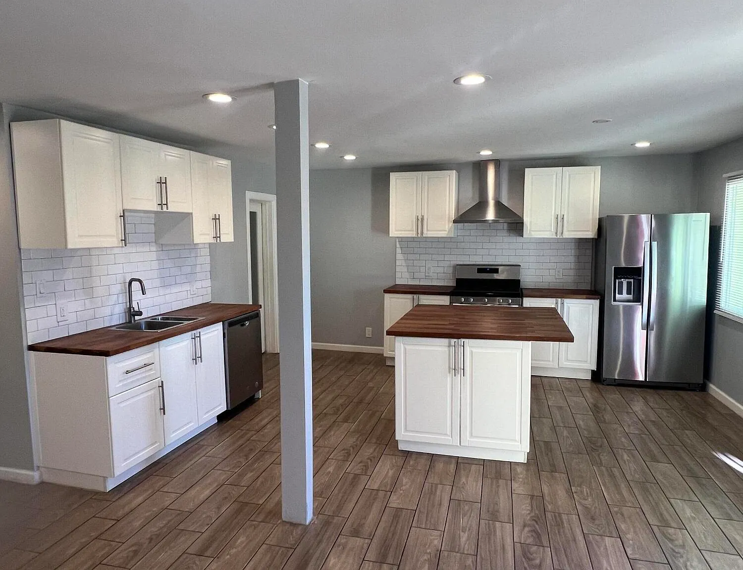 3 bed, 2.0 bath, 1582 sqft, $2,545 — Photo 3