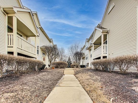 3rd image of 2733 Canyon Dr #2733