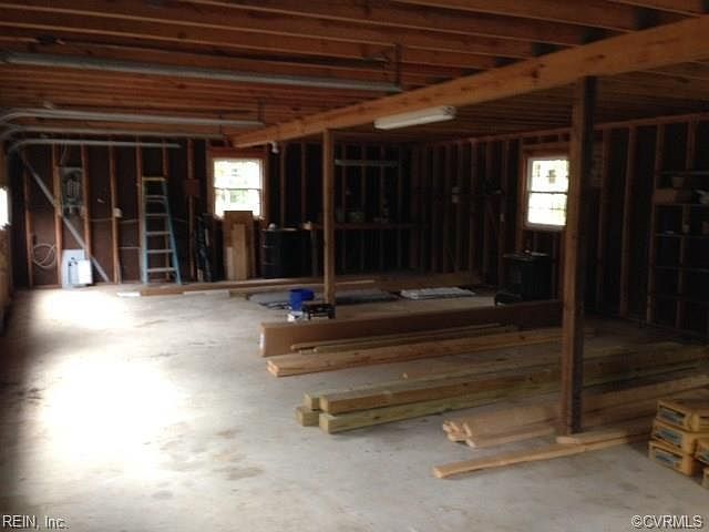 2nd image of 3212 Poplar Dr