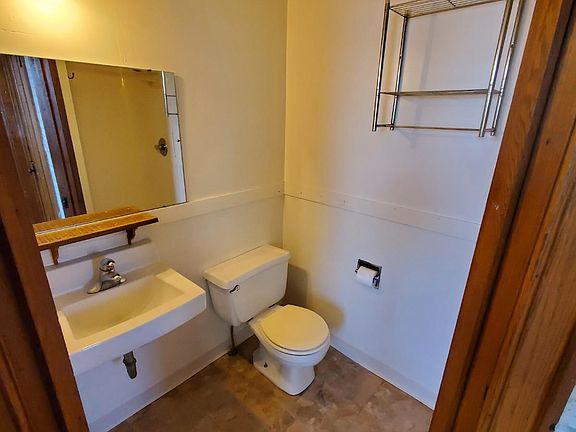 4th image of 687 Snelling Ave N APT 2