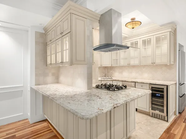 106 Central Park South image 6 of 12