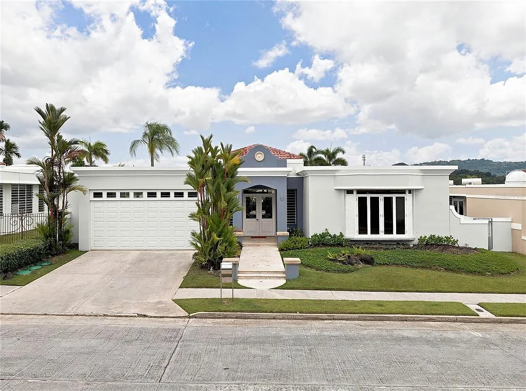 6 bed, 4.5 bath, 4384 sqft, $12,000 — Photo 1