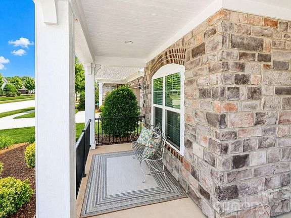 5th image of 122 Wellspring Way