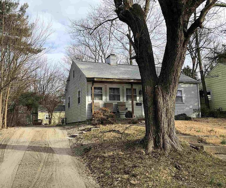 2nd image of 511 S Mitchell St