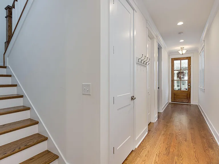 6108 California Ave — Photo 5