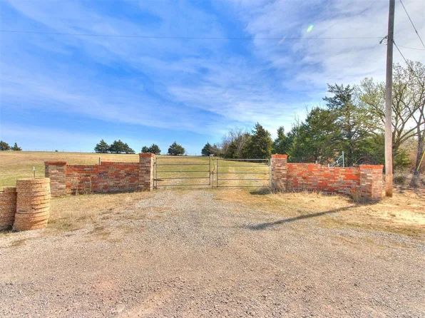 5040 Springfield Dr Lot 32, Guthrie, OK 73044