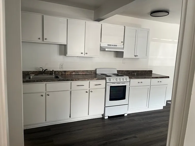 499 Ivy Ln #15 — Photo 2