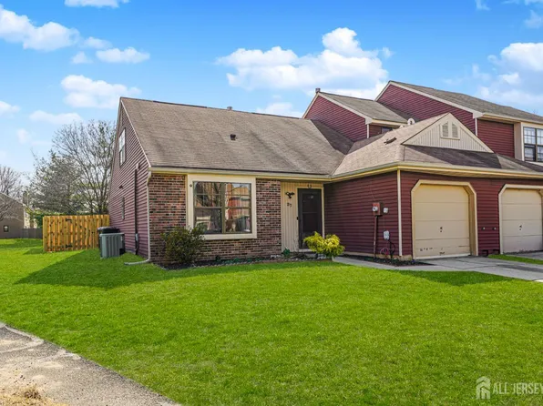 27 Ross Ct, East Brunswick, NJ 08816