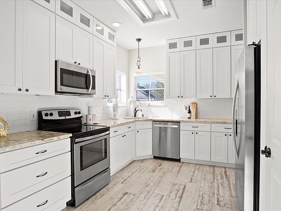 4th image of 32527 Cedar Ct