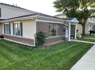 1444 Quaker Ln #163-A, Prospect Heights, IL 60070