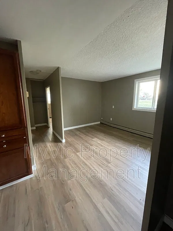 2 bed, 1.0 bath, $1,150 — Photo 2